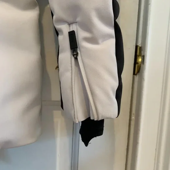 KJUS Women's Duana Down Ski Jacket - 36 Small US - Black / White EUC! - Picture 13 of 16